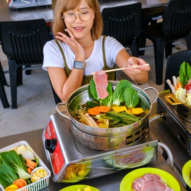 หมูกระทะบุฟเฟ่ต์อร่อยคุ้มค่าที่ "อิ่มสุก หมูกระทะ"