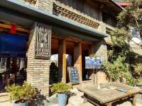 Olu house cafe เมืองไป่ซา ลี่เจียง