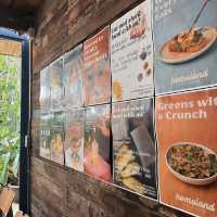 Homeland Café & Grocer ซอยทองหล่อ 13