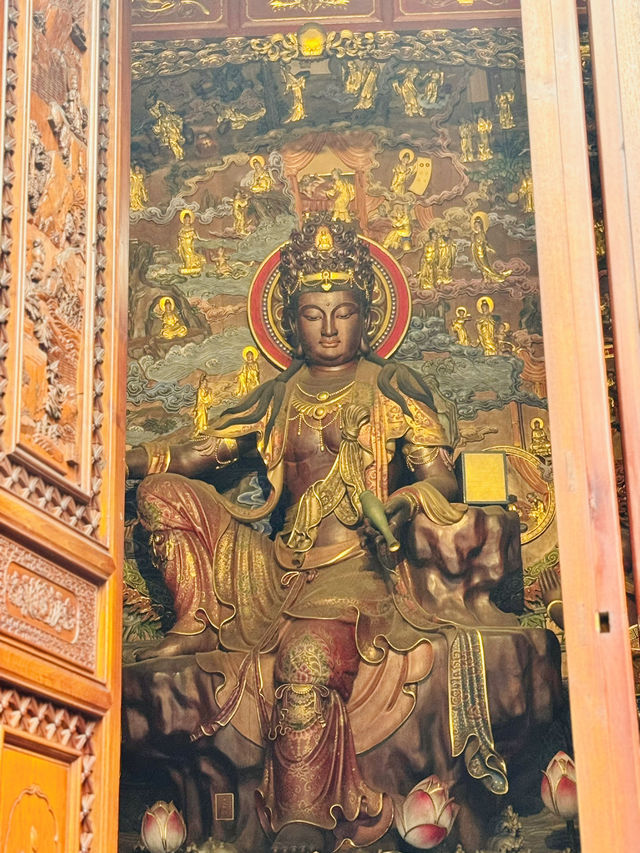 เลอซ่าน มหัศจรรย์พระใหญ่กลางขุนเขา
