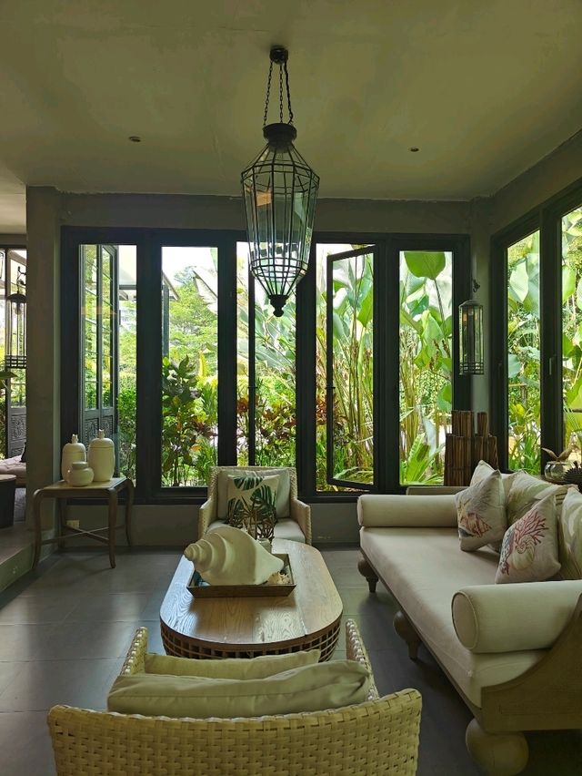 The Hidden Resort & Restaurant รีสอร์ทลับในป่า