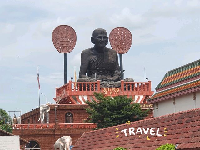 แวะชมวัดท้ายน้ำ สักการะหลวงพ่อเงิน 