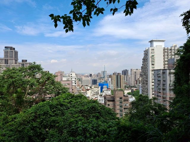 Explore the Xianjiyan Trail in Wenshan District, Taipei, Taiwan