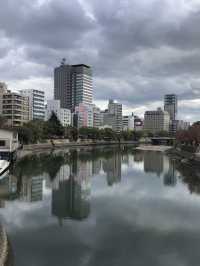 히로시마 강변 정취 가득한 Caffè Ponte