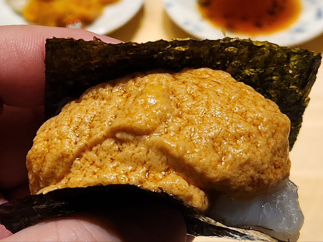 셰프의 손끝에서 빛나는 계절 스시, 부산 심타카이 체험기