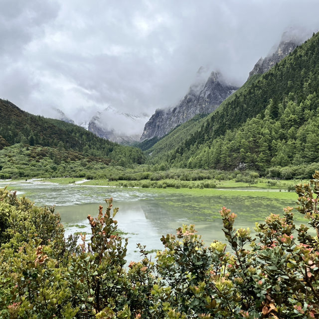  🌄 Gongga Lake (贡嘎错): A Gentle Trek with a Big Reward