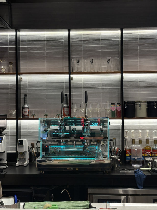Crazy Cafe in Jungceylon Patong