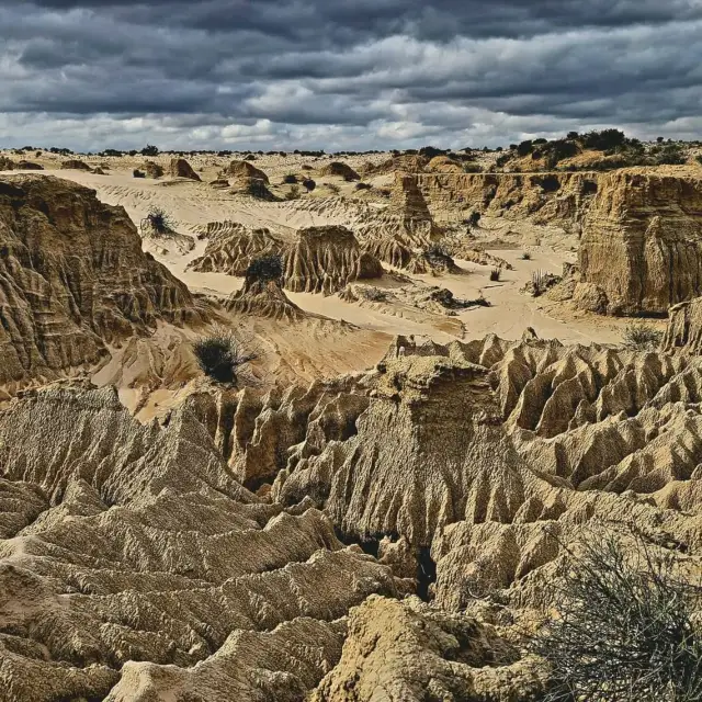 Wandering Through Time at Mungo National Park