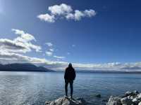   《冰河的藍色詩篇：Lake Pukaki》 💙🏔 