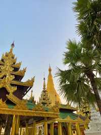 สักครั้งในชีวิตต้องมาเจดีย์ชเวดากอง