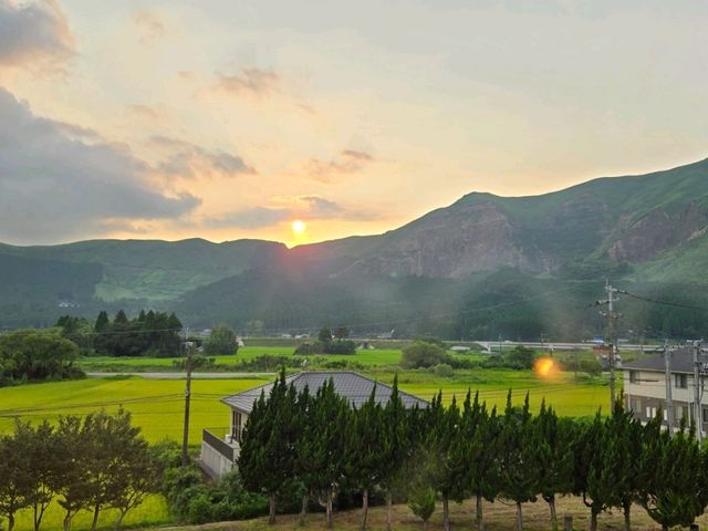 高千穗峽風景極之優美,旅遊必到的好地方。 高千穗峽風景極之優美,旅遊必到的好地方。