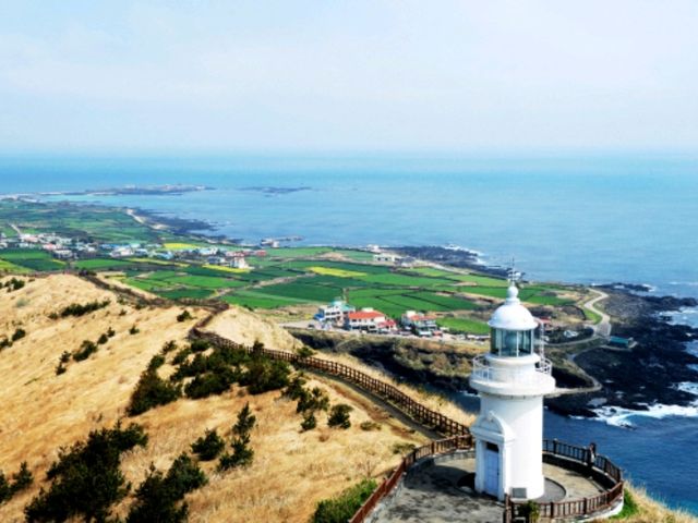 💡 우도등대 – 바다를 비추는 섬의 지킴이
