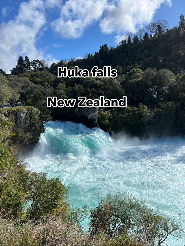 Huka falls น้ำตกชื่อดังของเกาะเหนือนิวซีแลนด์