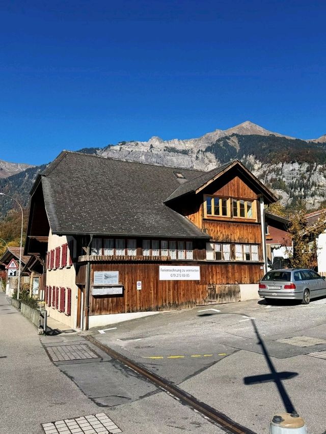 Sunny Peaks View⛰️