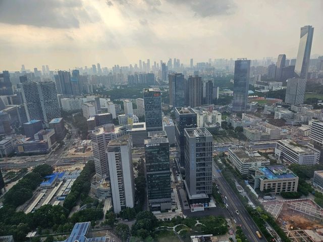 入住很高級又高樓層的深圳灣萬麗酒店
