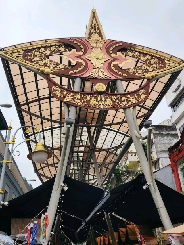 雙子塔燈海下的浪漫瞬間