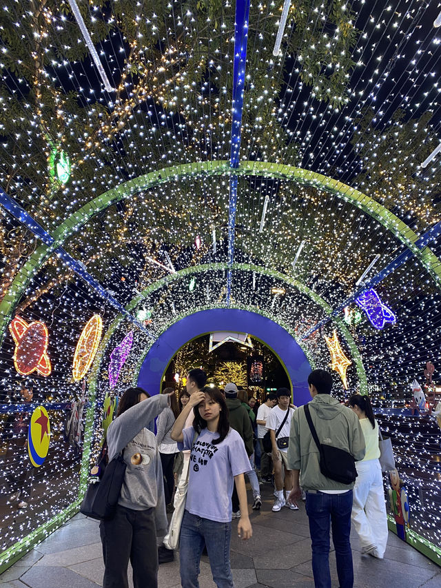 台北|101聖誕樹與街頭藝人的歡樂時光 還有玩具總動員讓你秒拍照打卡 台北|101聖誕樹與街頭藝人的歡樂時光 還有玩具總動員讓你秒拍照打卡