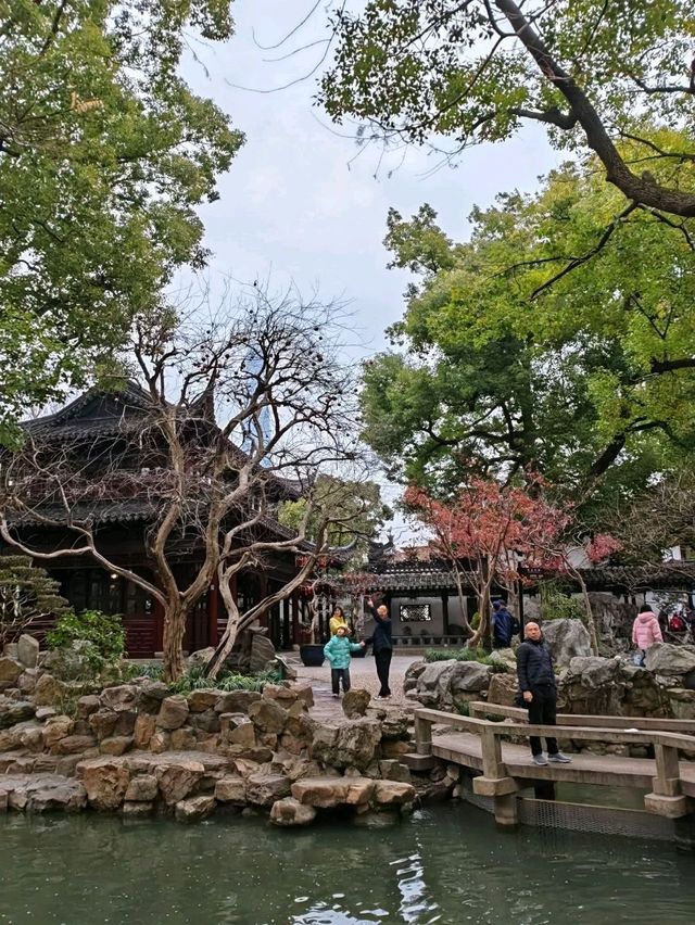 🏛️ Architectural Panorama: An Explorer's Perspective 🏛️ Architectural Panorama: An Explorer's Perspective