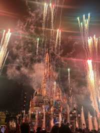 🏟️夢幻城堡的縈繞幻想 🏰✨ 香港迪士尼樂園