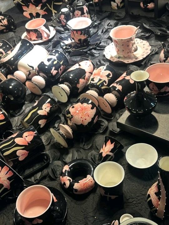 景徳鎮彫刻磁器工場 | 街角すべてがアーティストのスケッチブックの
