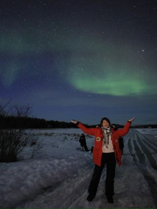 Yellow Sword Aurora | Morning Star Journey

#AmateurTraveler

🌌 If you're coming to Yellowknife to experience the Northern Lights to the fullest, one of the options I was impressed with is Morning Star Travel. This tour company makes Aurora hunting much easier, especially for those traveling independently and who don't want to plan transportation, viewing spots, and Aurora hunting schedules all by themselves.

✨ Recommended Time

The Aurora hunting season in Yellowknife is generally from late August to April. September and October are, in my opinion, the best times to visit, as the weather isn't too cold. Winter offers a full Arctic atmosphere, but be sure to pack warm clothing.

If you have time, I recommend staying at least 3 nights to increase your chances of seeing the Northern Lights, as the sky and weather conditions greatly affect the experience.

⭐ My Impressions of Morning Star

What I liked most was the excellent service from the staff and the experienced guides familiar with the Yellowknife area. This saved me the time of searching for Aurora viewing spots on my own.

For me, the highlight of using a tour service is the convenience. On very cold nights, having transportation and a team to assist you is a huge plus. This allows us to fully focus on watching the Northern Lights.

💰 Price

Morning Star offers various package options, including 2-night, 3-day, 3-night, 4-day, and 4-night, 5-day packages. Prices vary depending on the time of year, hotel, and room type, so it's best to check prices for your specific travel dates before booking.

📍 Yellowknife, Northwest Territories, Canada

If you're planning a Northern Lights hunt in Canada, Yellowknife is another place I'd recommend. And for a convenient trip, Morning Star is a tour company I've been very impressed with their service.

Sometimes, chasing the Northern Lights is like waiting for a miracle. We can only choose the best place and time; the rest is up to the sky ✨

Note: All photos in this article were taken at the actual locations by myself.

#AmateurTraveler #Travel #TravelReview #InternationalTravel #Yellowknife #AuroraBorealis #CanadaTravel #MorningStarTravel #DiscountsWithoutLuck