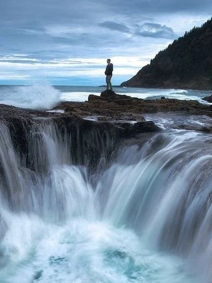 Swallowing the Sea: Why Thor’s Well is the Ultimate Photo Spot to Claim