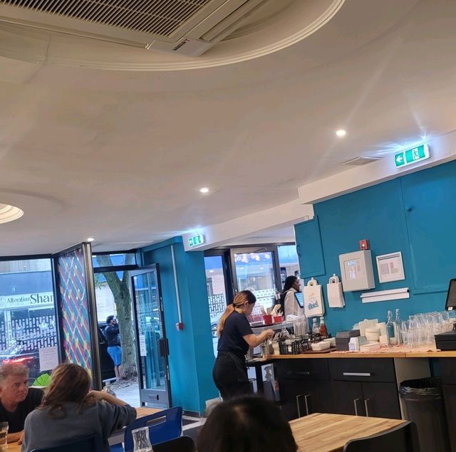 iFood Thai 餐廳⭐️清新海鮮沙律和濃辣冬陰公的美味之旅🥘