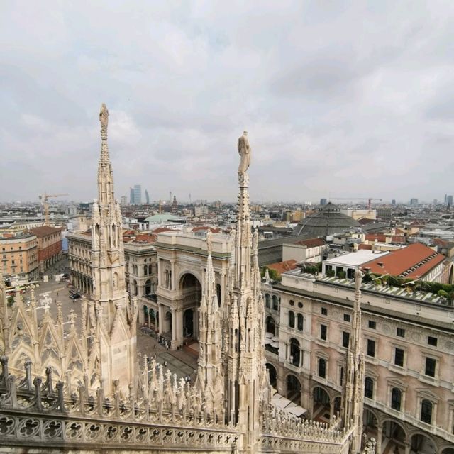 Fascinating Milan Cathedral 🇮🇹🍷🍦