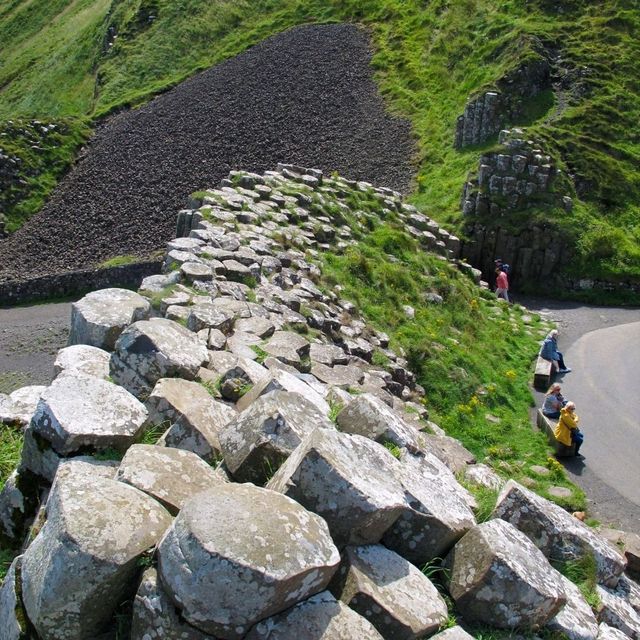 <巨人的戰鬥之路 - 巨人堤道 (Giant's Causeway)>