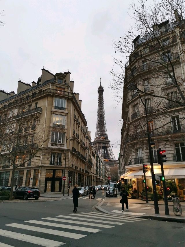 Eiffel Tower View Spot🗼