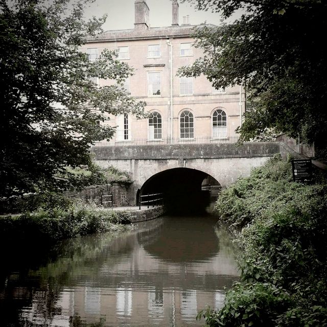 Kennet and Avon Canal - Beauty and History along the towpath 