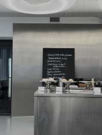 London | Brilliant coffee shop in fashion brand boutique stores