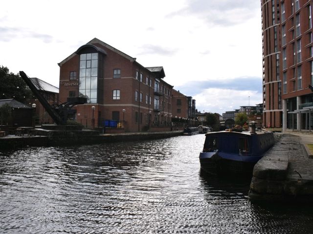Walking around Leeds canals 