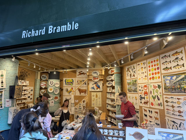 🛍️🚗 London’s Market Hop: From Greenwich to Borough by Ride-Share