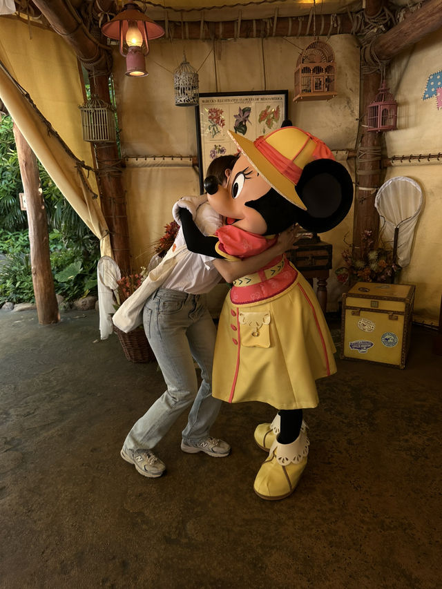 The Adult-Friendly Disney? Oh Yes, It Exists! 🍸🏰