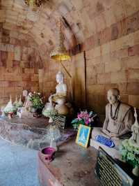 Wat Phra Phutthabat Tak Pha, Doi Tao — Reverent Hillside Sanctuary in Chiang Mai Province