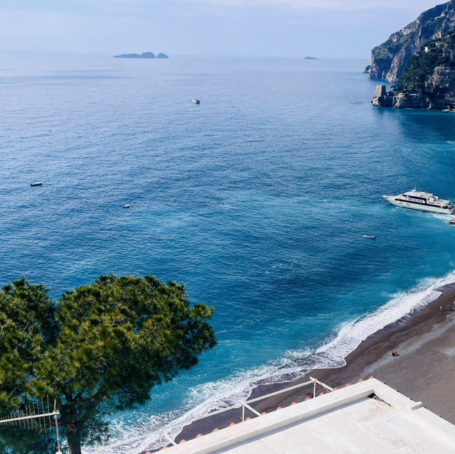 Positano: The Vertical Paradise Where Dreams Cascade into the Sea