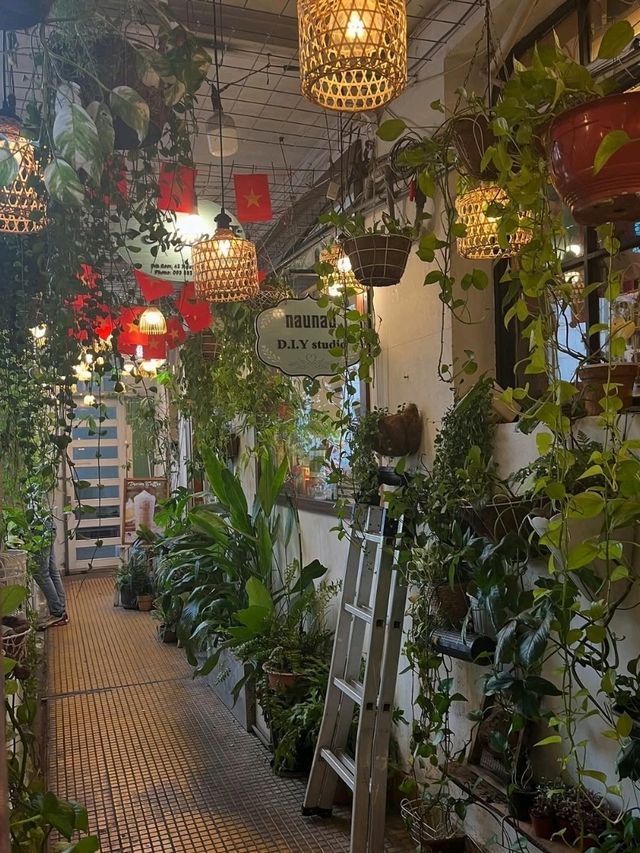 🇻🇳✨ “2 Days in Ho Chi Minh City: Pho, History & Rooftop Views Under $200”