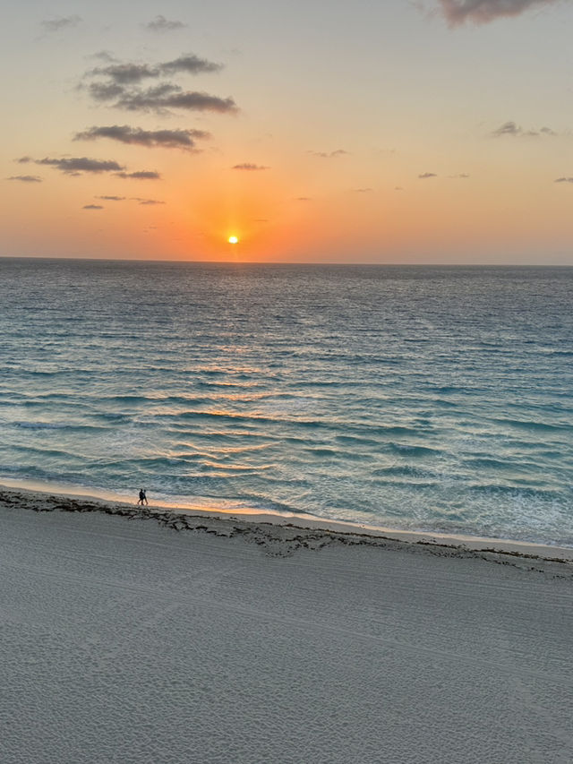 🌊 Where Turquoise Waters Meet White-Sand Shores