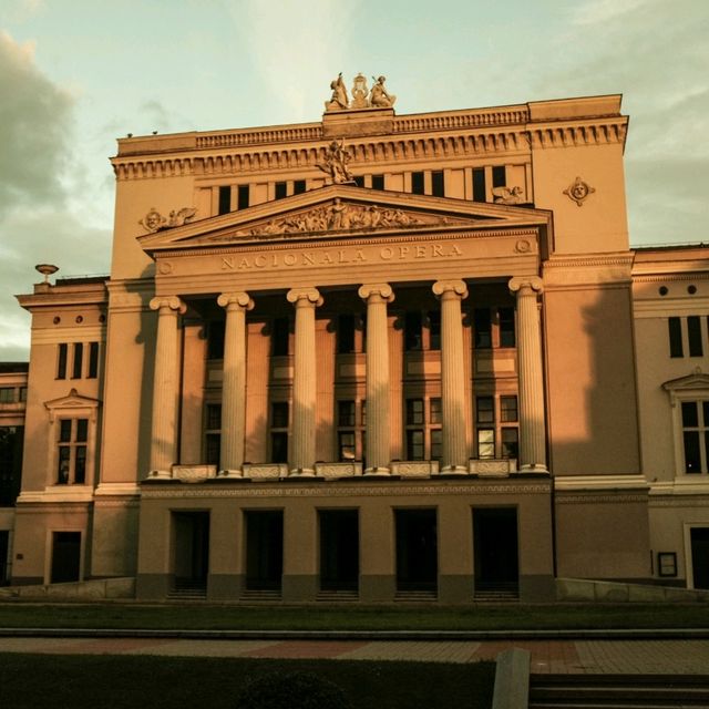 Riga Opera House – Where Music Meets Elegance 🎶✨ Riga Opera House – Where Music Meets Elegance 🎶✨