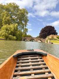 DISCOVERING CAMBRIDGE : From Historic Spires to Spicy Bites.