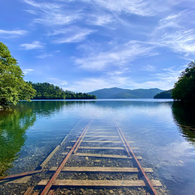 日本然別湖海上路軌🛤️