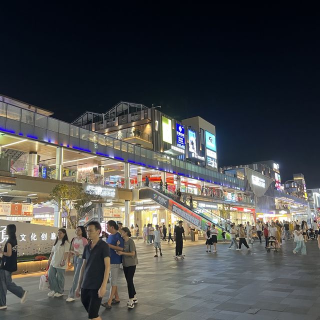 夜晚逛逛深圳後浪新天地