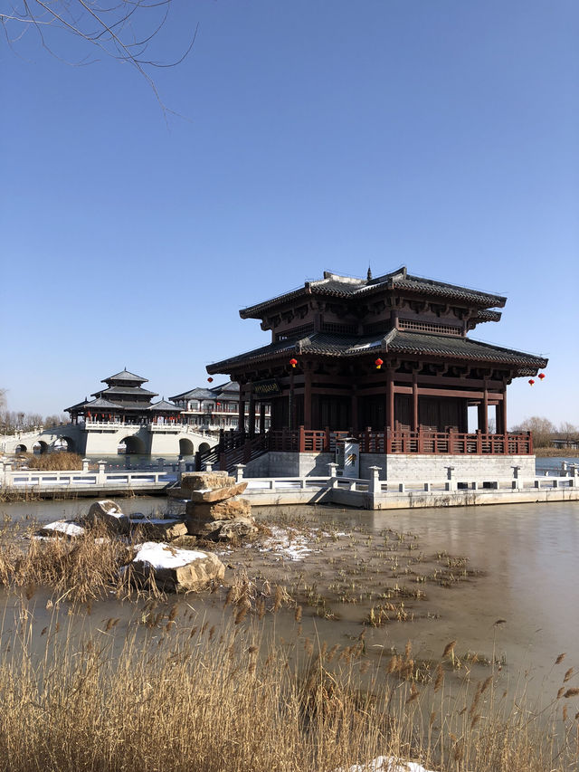 有句話說：綠水青山就是金山銀山 想必說的就是漢梁公園叭