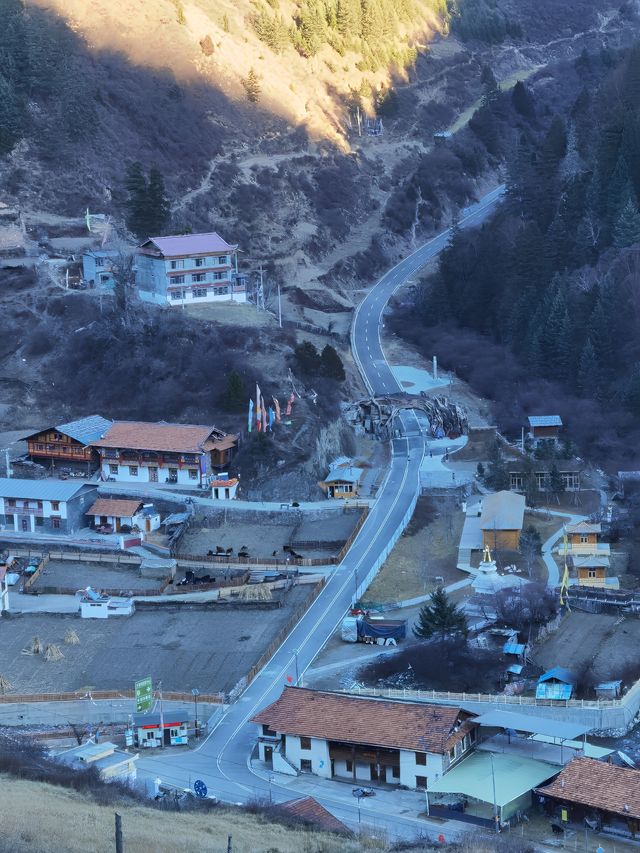 遊記｜俄珍神山4250，成功衝頂！卡龍溝，冬季瀑流冰之旅