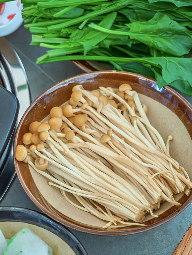 Xi'an·Xiao Qi Hua | A local hotpot brimming with the authentic charm of the marketplace.