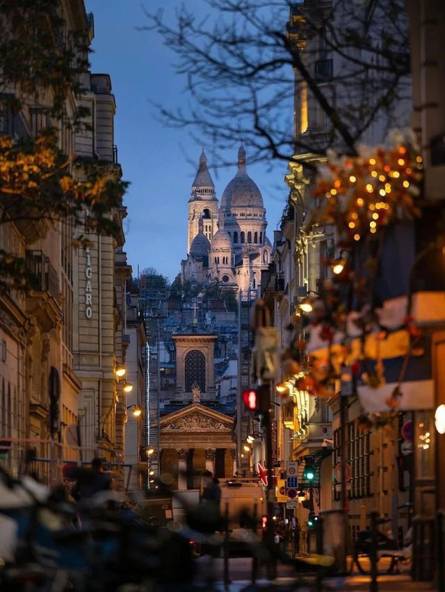 Enchanting Towers: Paris Illuminated by Night 🗼✨