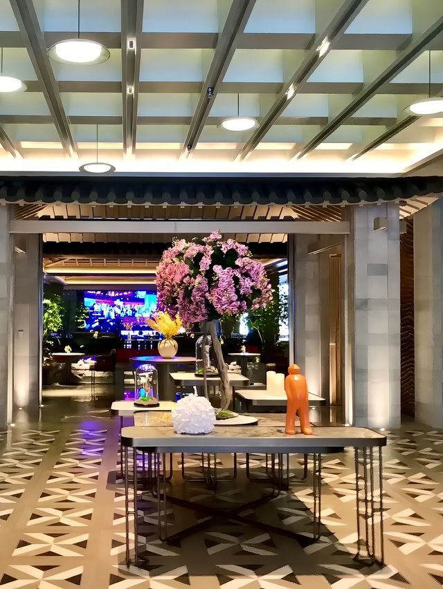 入住霖林雨溫泉酒店
