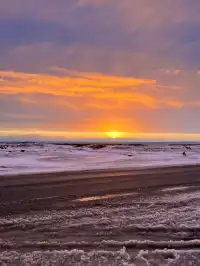 想和你一起去冰島，看世界的盡頭夕陽。