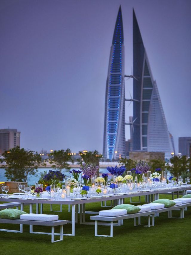 🌟✨ Bahrain's Best: Four Seasons Hotel 🏨🌊